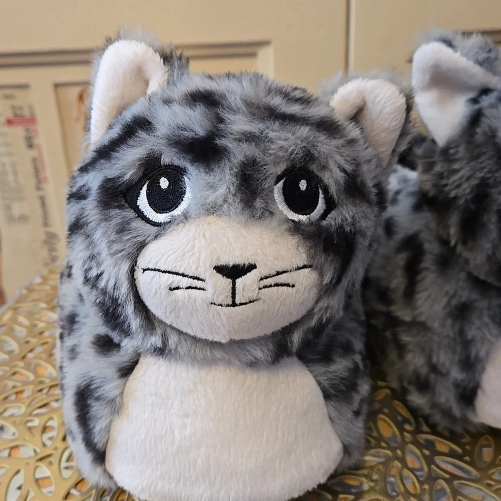 Old Navy kids tiger cats slippers Sz S (10-11)